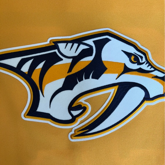 ADIDAS / NASHVILLE PREDATORS / NHL GOLD VIKTOR ARVIDSSON 33 HOME JERSEY - Picture 7 of 13